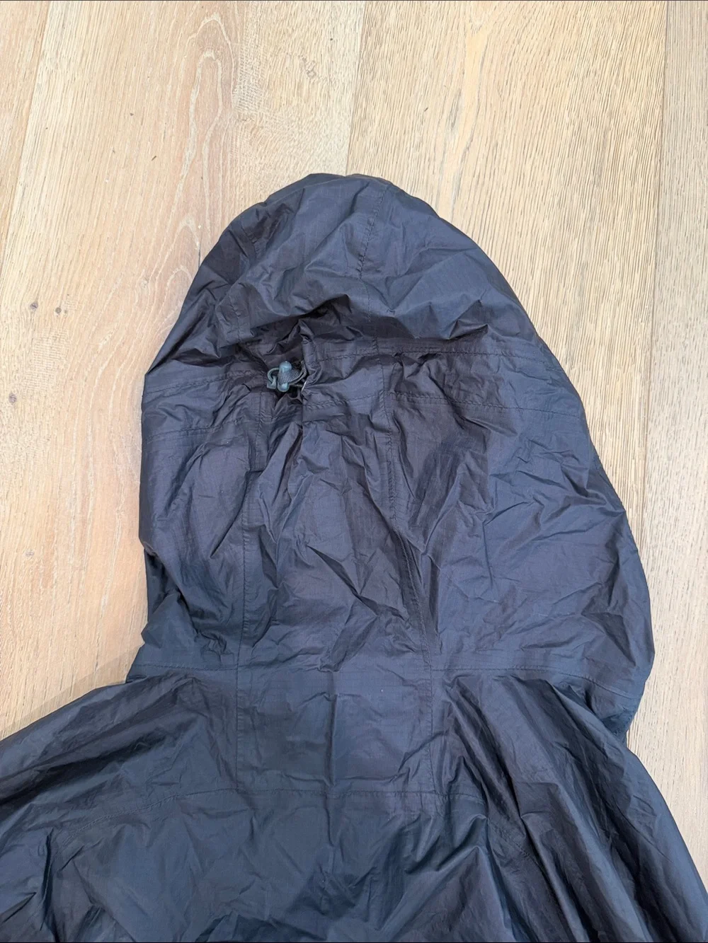 Outdoor Research Black Hooded Packable Rain Shell. Rain jacket. Size small
